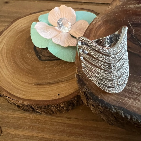 Sterling silver stunning ring- eye catcher - Picture 2 of 4